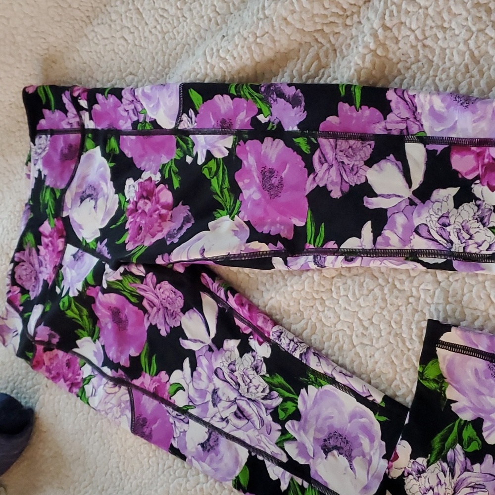 Mid rise leggings, side pockets